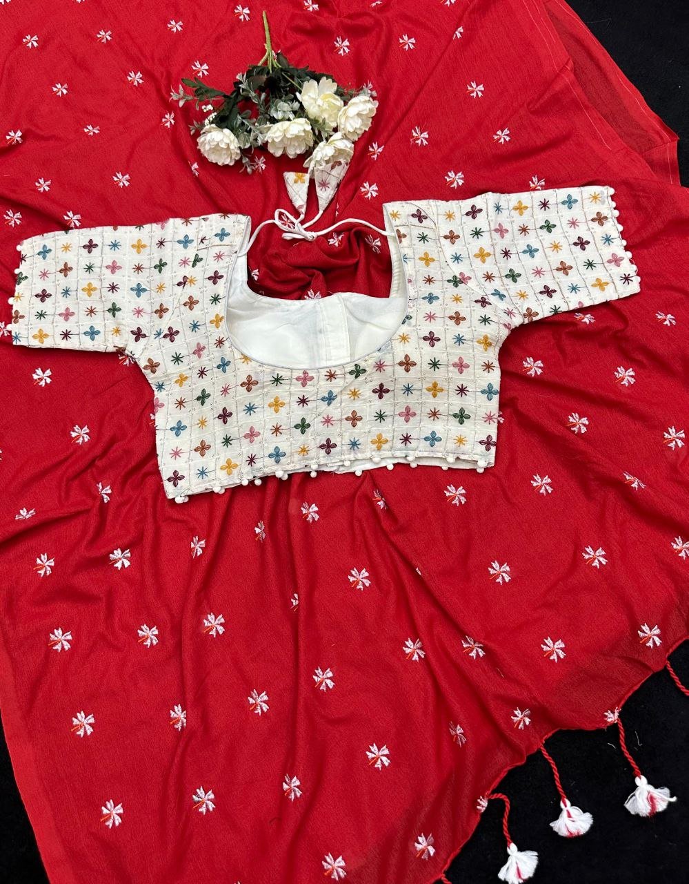 Khadi Cotton Flower Desgin Saree With Embroidered Blouse - Image 3